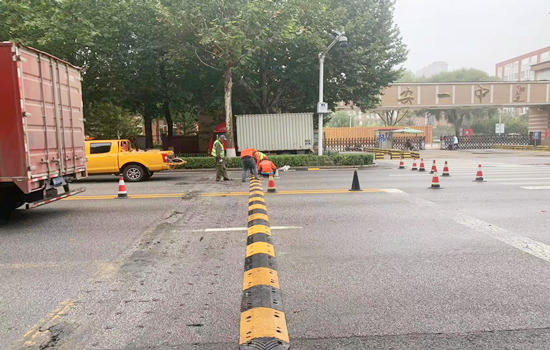 北京道路劃線,拆除清運,路基開挖,交通設(shè)施,北京軒溪谷商貿(mào)有限公司