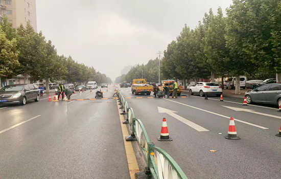 北京道路劃線,拆除清運,路基開挖,交通設(shè)施,北京軒溪谷商貿(mào)有限公司